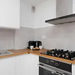 Luxurious In With Beautiful View And Air Conditioning By Renters *