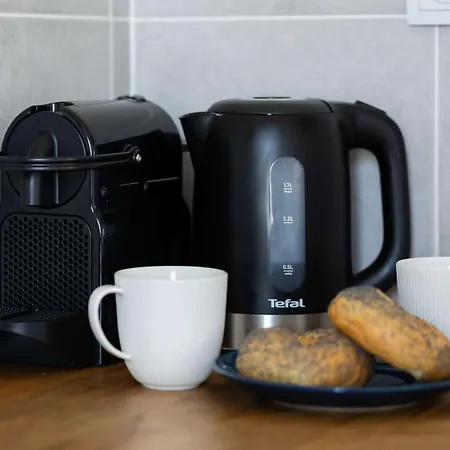 Lejlighed Luxurious In With Beautiful View And Air Conditioning By Renters