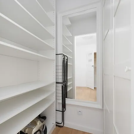 Apartament Luxurious In With Beautiful View And Air Conditioning By Renters