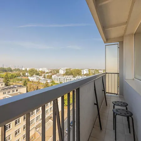 Luxurious In With Beautiful View And Air Conditioning By Renters Apartman