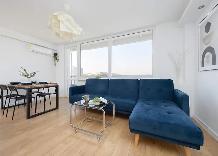 Luxurious In With Beautiful View And Air Conditioning By Renters * Varşova