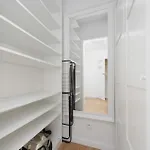 Appartamento Luxurious In With Beautiful View And Air Conditioning By Renters