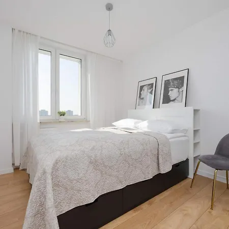 Luxurious In With Beautiful View And Air Conditioning By Renters